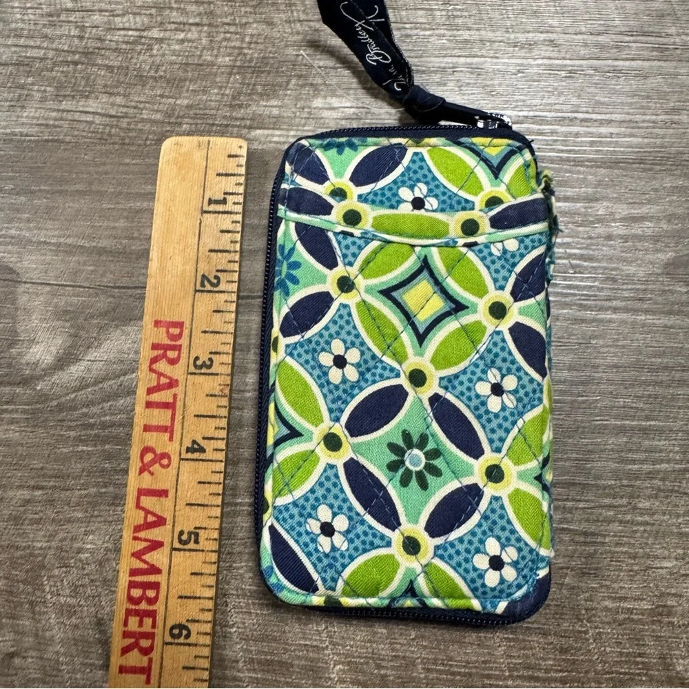 Vera Bradley Daisy Daisy Retired Pattern Wallet - Picture 3 of 6